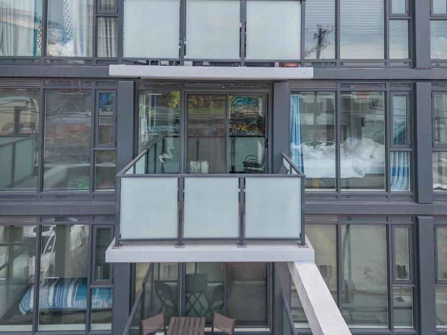 Apartamento Chic 1Br Kensington Unit W/Parking YYC Exterior foto
